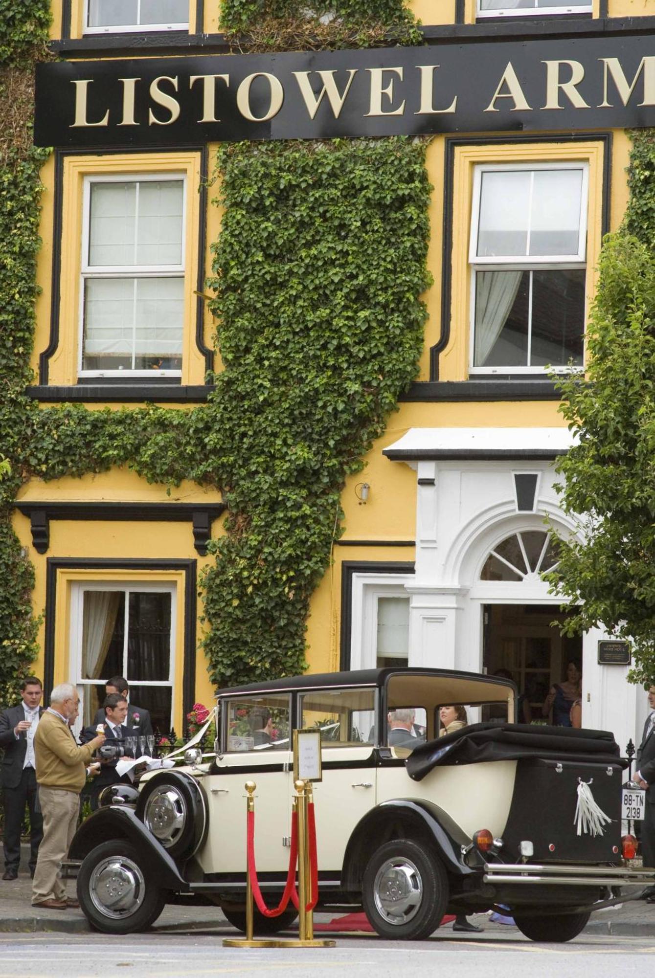 The Arms Hotel 3*