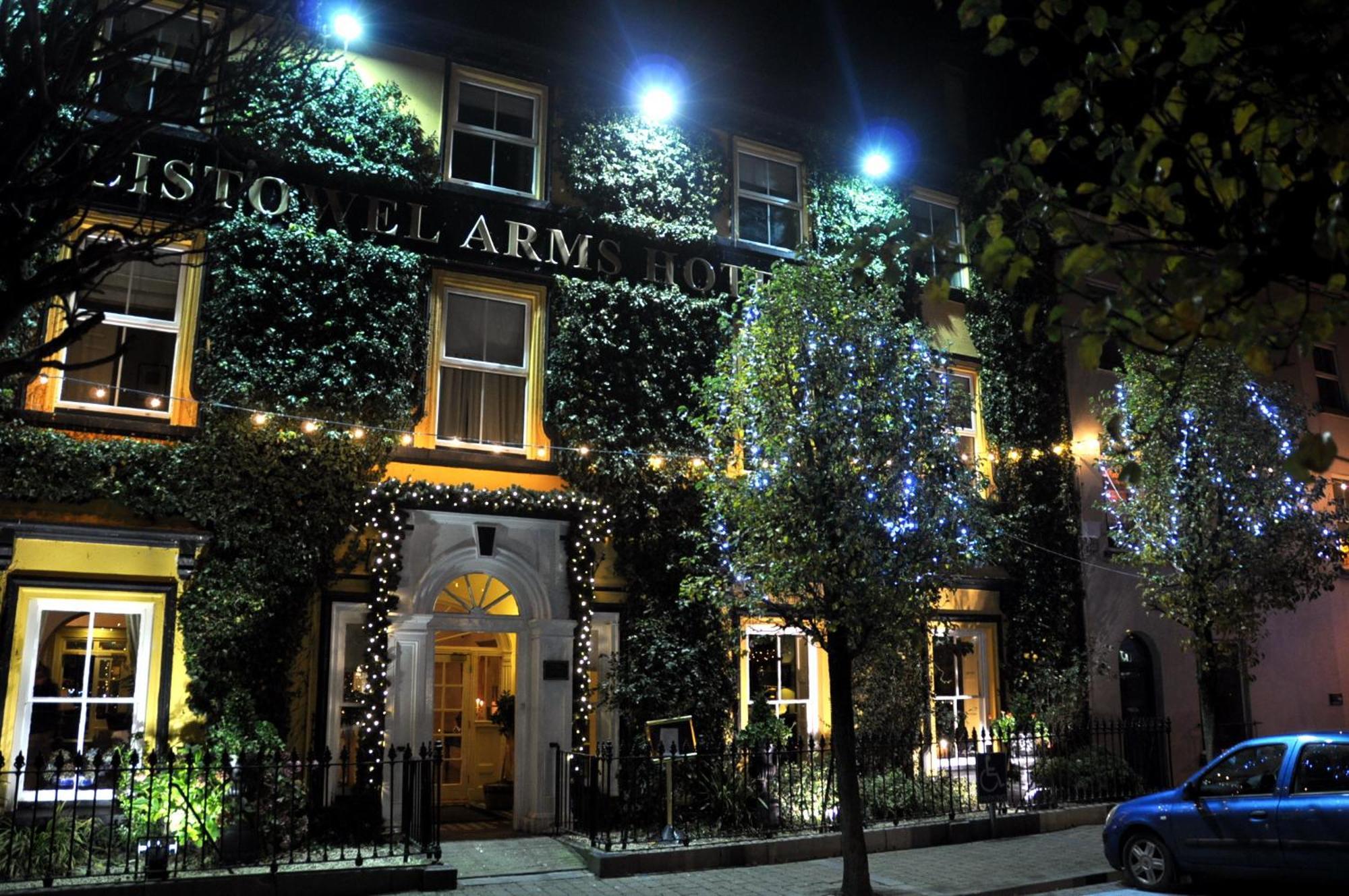 The Arms Hotel 3*